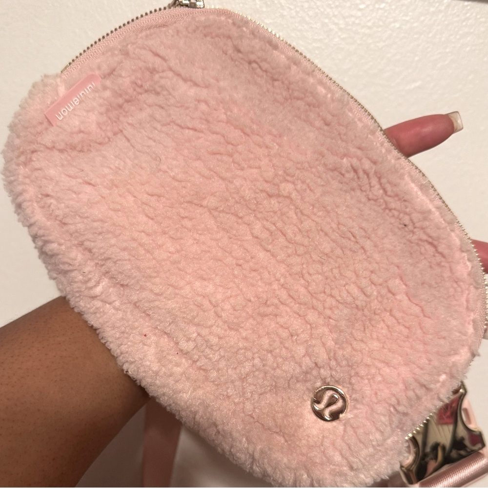 Lululemon Everywhere Belt Bag (Pink and Gold Fleece)